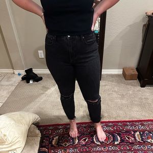 Abercrombie & Fitch Ultra High Rise Mom Jean